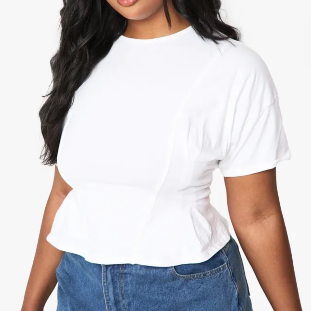 NWT Boohoo Seam Detail Peplum Hem
T-Shirt